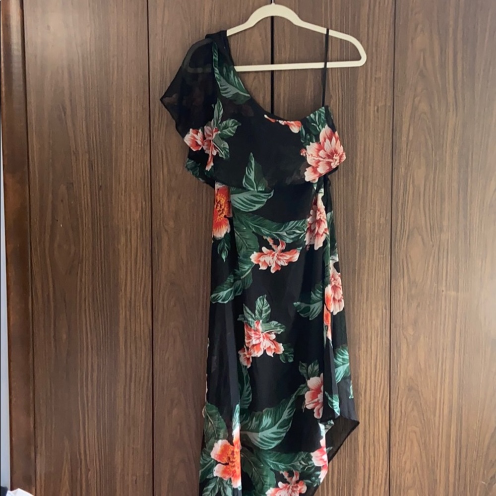 Tropical flows dress